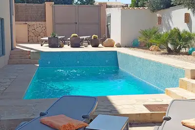 maison rénovée haut, de haut niveau, 6 pers. Vue sur la mer, plage, piscine