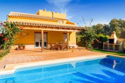 Image de Grande piscine privée, Casa La Loria à Roche Viejo / Conil avec air conditionné, internet gratuit, grill