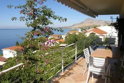 Image de Appartement de vacances Omiš pour 1 - 8 personnes avec 3 chambres à coucher - Appartement de vacance