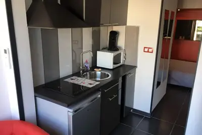 Image de Location Appartement village naturiste Cap d'Agde, vue partielle cote mer