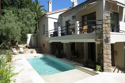 Image de - Charmant appartement dans villa de style Niçois traditionnel avec piscine