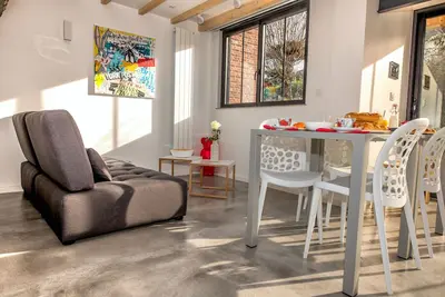 Image de Mini-maison d’architecte connectée 2 chambres terrasse parking écran géant