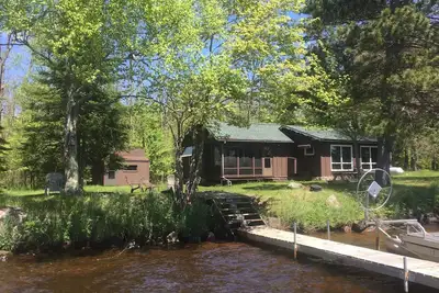 Image de Northwoods Cabin On Teal Lake (bateau ponton disponible)