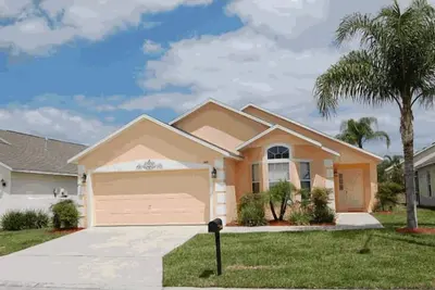 Image de 10 min de Disney, wi-fi, netflix, piscine privée chauffée au gaz, 2 lits de maître, 8 couchages