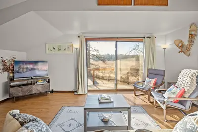 Image de 1 chambre, 1 salle de bain maison dans les bois, peut accueillir jusqu'Ă 4