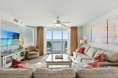 Image de Crescent Shores 805, Condo de 4 Chambres sur le Front de Mer, Bain Ă Remous et Connexion Wi-fi Gratuite!