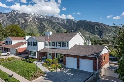 Image de Suite 2 personnes - Mins à Snowbird - étincelante de propreté et d'espace! Cheminée!