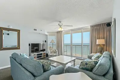Image de Crescent Shores 1212, Condo 4 Chambres sur la Plage, Bain Ă Remous et Connexion Wi-fi Gratuite!
