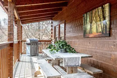 Image de Meilleur Emplacement <1 Mile Off Pkwy; 4 suites Master; Hot Tub; WiFi; Salle de jeux; Piscine