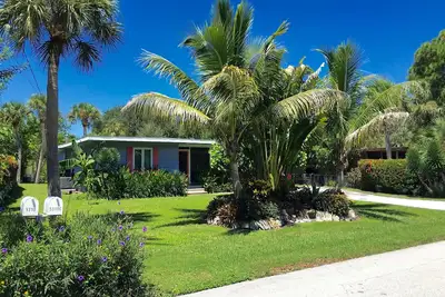 Image de Bungalow tropical à 5 min à pied de la plage et à 15 min du village, Location au mois, Animaux acceptés