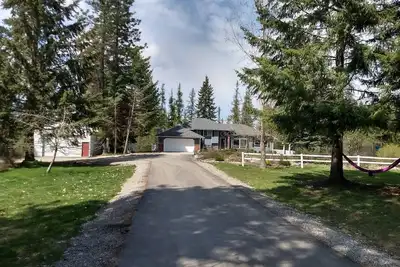 Image de Spa 10 min. et vers Silverwood, accès à la forêt et au lac à proximité