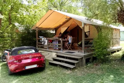 Image de Lodge Victoria Confort 30m² (4p-2ch), sans sanitaires 4 personnes