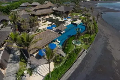 Image de Absolute 6 Bedroom Villa Front Beach Ă Pabean Beach;