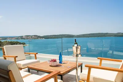 Image de Luxueux appartement cinq étoiles avec vue sur la mer, White Sky - Eos-Croatia