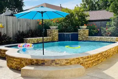 Image de SunnyG Get Away - Marchez jusqu'à la jetée de plaisance / piscine privée