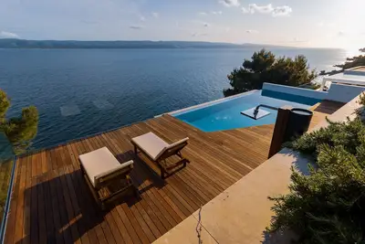 Image de Villa Ruzmarina, 1min Ă pied de la plage pittoresque, vue magnifique