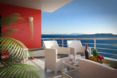 Image de Villa Divina avec piscine extérieure, meilleure vue, directement sur la plage privée