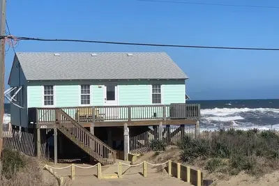 Image de Réservez pour 2020 Maintenant! - Impressionnants commentaires-années 1960 Cosy Ocean-Front / Fido Friendly aussi!