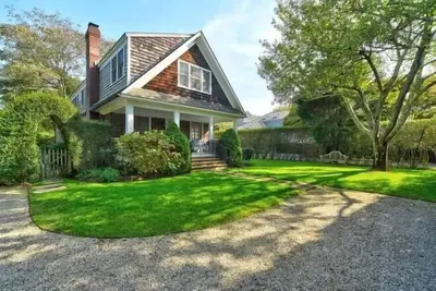 Image de Charmant 4 Br, 3 salles de bain dans un endroit fabuleux