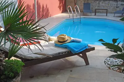 Image de Maison St Rémy de Provence, piscine privée, Home cinéma, joli jardin