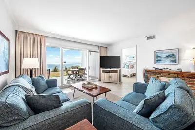 Image de Rez-de-chaussée, unité devant le golfe! ! Belles vues! Service de plage gratuit