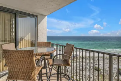 Image de Condo Beachfront Towers Beach Front récemment rénové avec une belle vue sur le golfe!