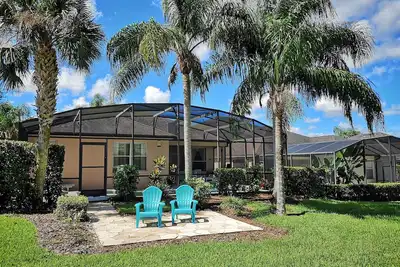 Villa Exécutive 4 Chambres avec Piscine&Spa, Salle de Jeux, WiFi et Grand Jardin.