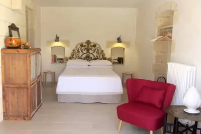 Image de Appartement élégant avec terrasse privée et jardin et accès à une grande piscine