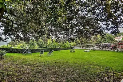 Image de Villa delle Signorine: Une villa élégante et accueillante de trois étages située dans une position tranquille.