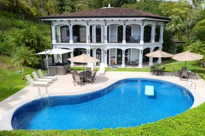 Image de Casa Patron 6 Bdrs, piscine privée / barbecue, salle de jeux: bar, billard + poker, fléchettes