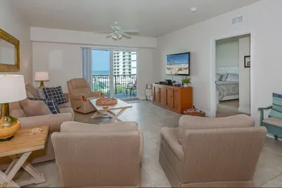 Image de Superbe 3 Bed 2 Bath Condo avec Peek A Boo vue sur l'océan. Ow20-404