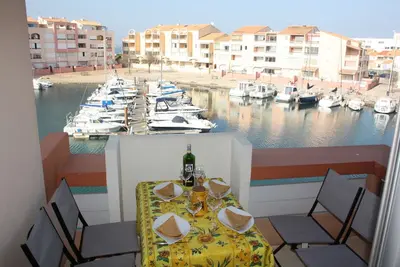 Image de Une splendide vue sur la marina pour ce joli appartement