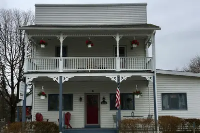 Image de Une location spacieuse et aérée et confortable de deux chambres située dans le Flx