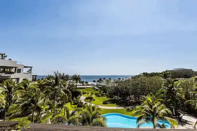 Design haut de gamme, nombreux équipements de luxe, grande terrasse et vue imprenable sur l'océan