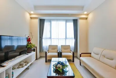 Goldview 2BRs Appartement de luxe entier.