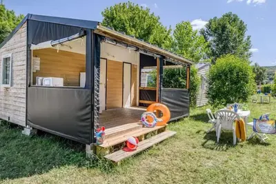 Image de Mobitoile Standard 27m² 2 chambres avec Wc - sans salle de bains + terrasse couverte 5 personnes