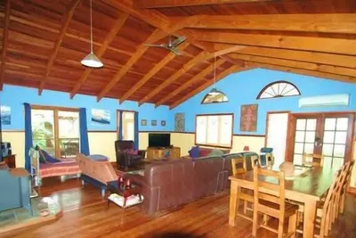 Image de Sanctuary Bush Beach House