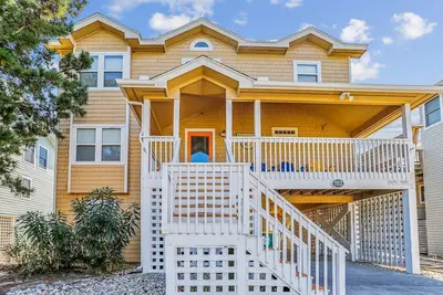 Margarita Girl | Oceanside | Crown Point | Corolla | 18 couchages