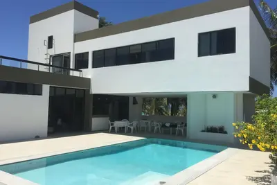 Image de Maison front de mer sensationnel dans le meilleur condominium Guarajuba avec piscine