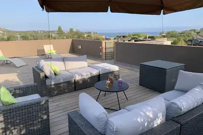 Image de Bel apt 5 pers avec piscine, plage à 150m, internet, clim, dans rés récente
