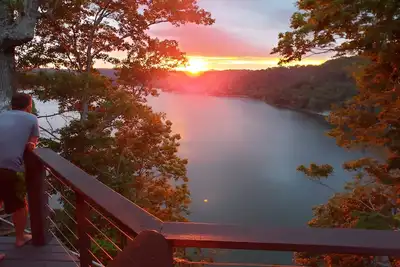 Image de Vue sur le lac \/ Maison de ville de 4 chambres pour 8 personnes \/ Près de Ford Marina de Lee
