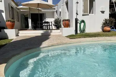 Maison avec piscine privée, climatisation, proche plage