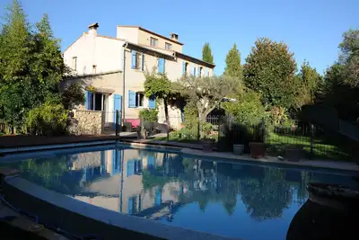 Image de Magnifique bastide à Antibes, piscine chauffée, tennis, grand jardin, 6 chb