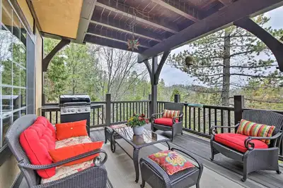 Image de Nouveau! Lac de luxe Arrowhead Home - 3 mi au village!