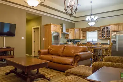Image de Maison parfaite pour une escapade en famille avec accès à la piscine et location de bateaux disponibles