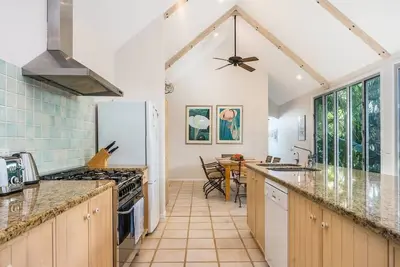 Image de 12 Childe Street, Byron Bay - Absolute Belongil Summerhouse