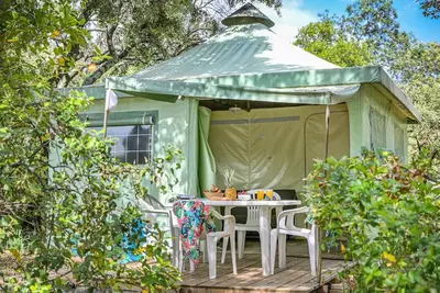 Image de Bungalow toilé - standard 16m² (2 chambres - sans sanitaire) 4 personnes