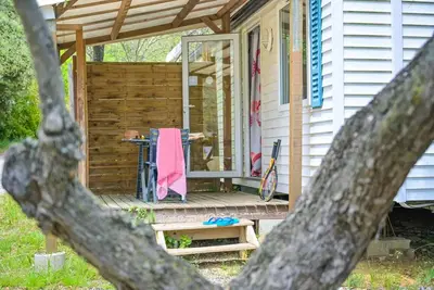 Image de Mobil-home standard - 15 m² (1 chambre - climatisation - Tv) 2 personnes
