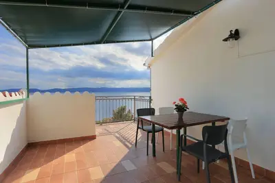 Image de Appartement d'une chambre avec la terrasse et la vue sur le mer Pisak, Omis (A-16239-f)