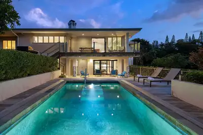 Image de Lemon Tree - Grande + Belle 4 chambres / 4 salles de bain Princeville House avec une piscine